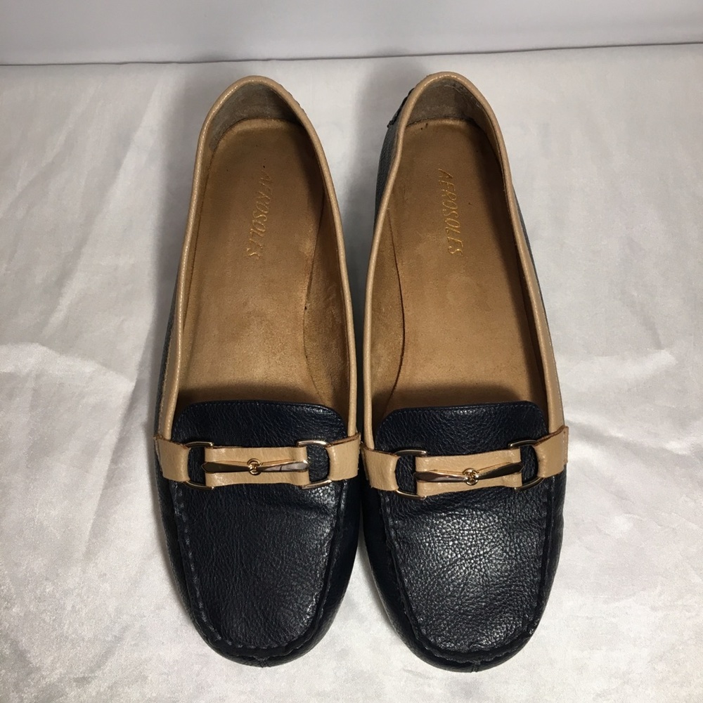Aerosoles Navy and tan loafer Size 7.5